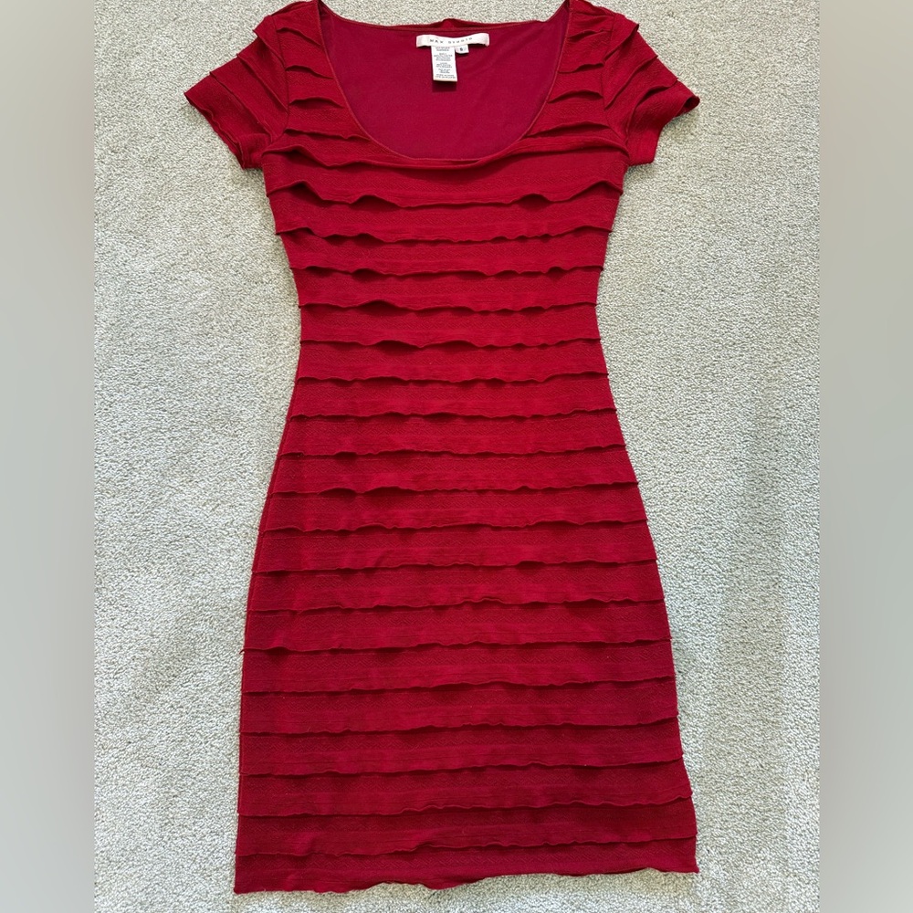 Max Studio Red Tiered Textured Knit Dress Small Scoop Neck Stretch
